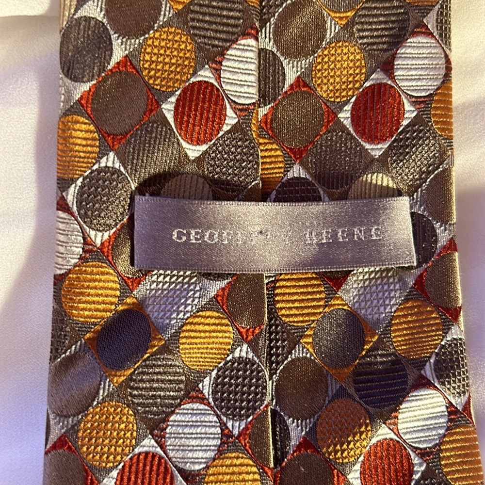Geoffrey Beene Tie Brown Tan Silk - Picture 3 of 4